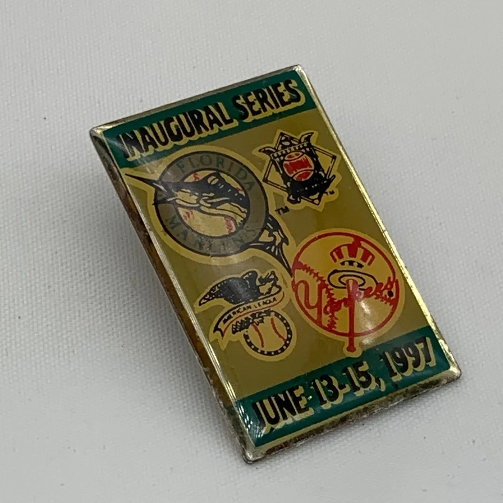 Vintage 1997 Marlins Yankees Inaugural Series Play Offs Lapel Pin - Picture 5 of 8